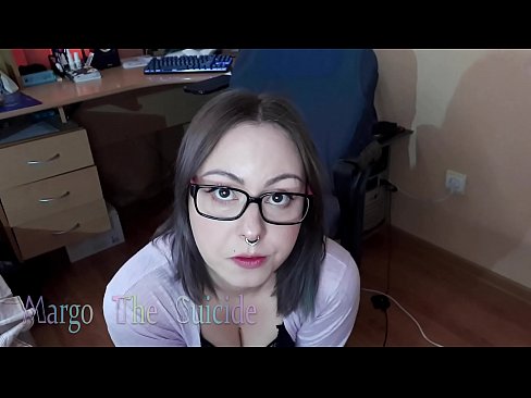 ❤️ Suíonn Cailín Sexy le Gloiní Dildo go domhain ar an gCeamara ❤️❌  Porn bhaile  linn